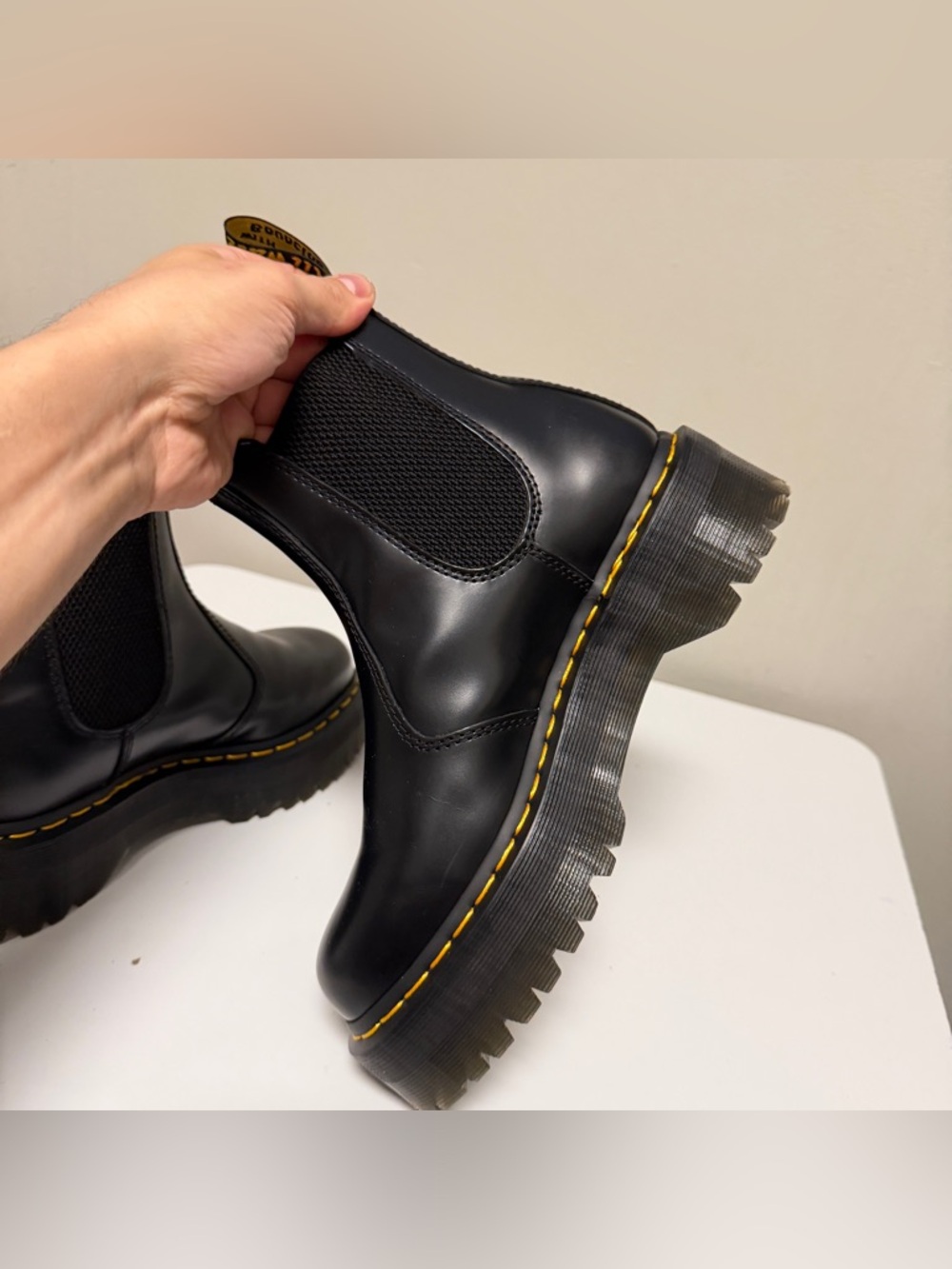 Dr. Martens 2976 Quad Smooth Leather Platform Chelsea Boots Women’s US 8 UK 6 - Picture 6 of 10